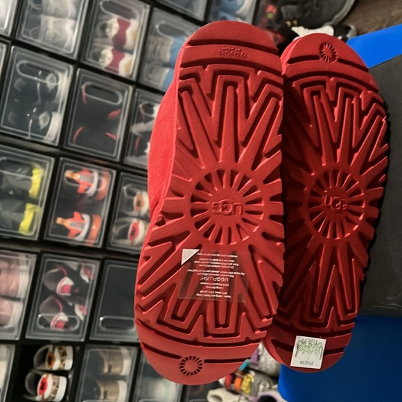 Red Neumel UGGs size 9 - Picture 5 of 5
